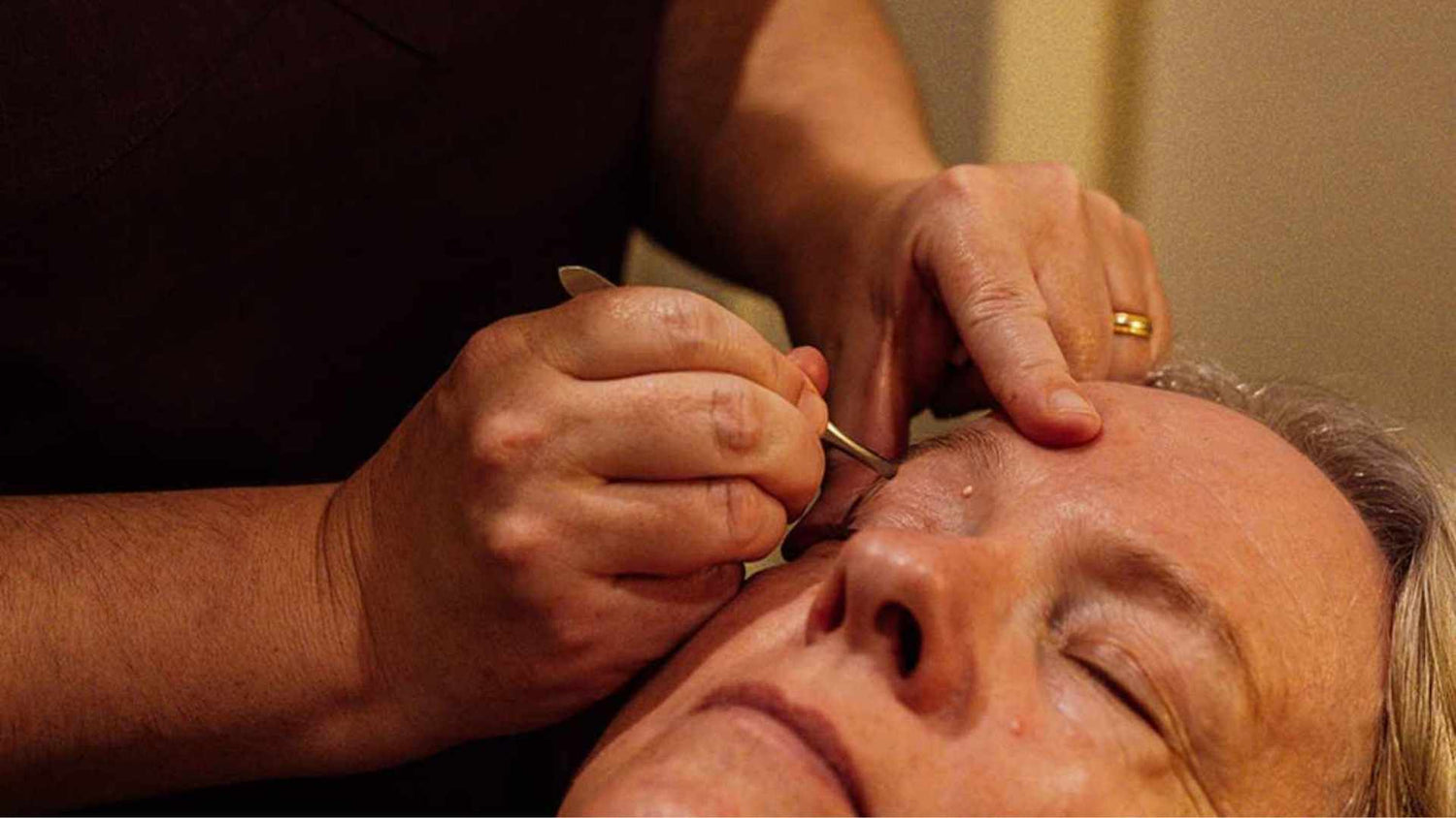 eyebrows lashes treatment spa beauty